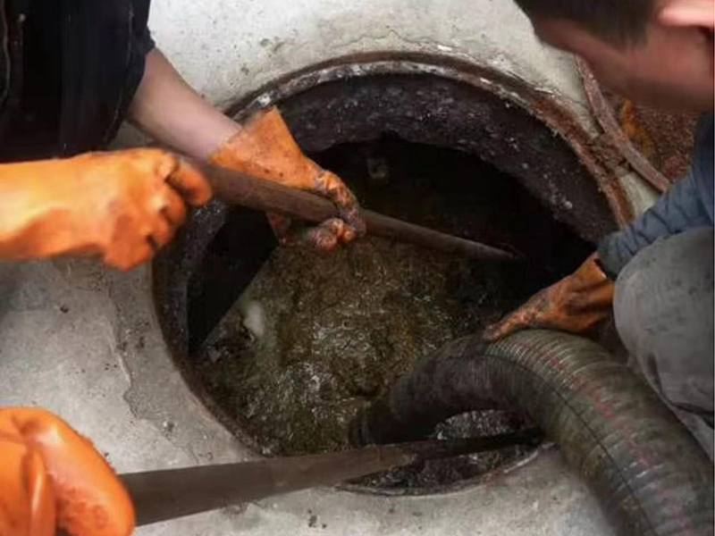 博爱清理化粪池时如何避免沼气的危害?